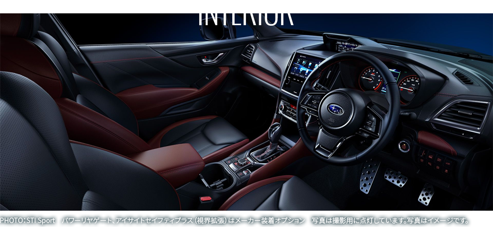 INTERIOR PHOTO：STI Sport　パワーリヤゲート、アイサイトセイフティプラス（視界拡張）はメーカー装着オプション　写真は撮影用に点灯しています。写真はイメージです。